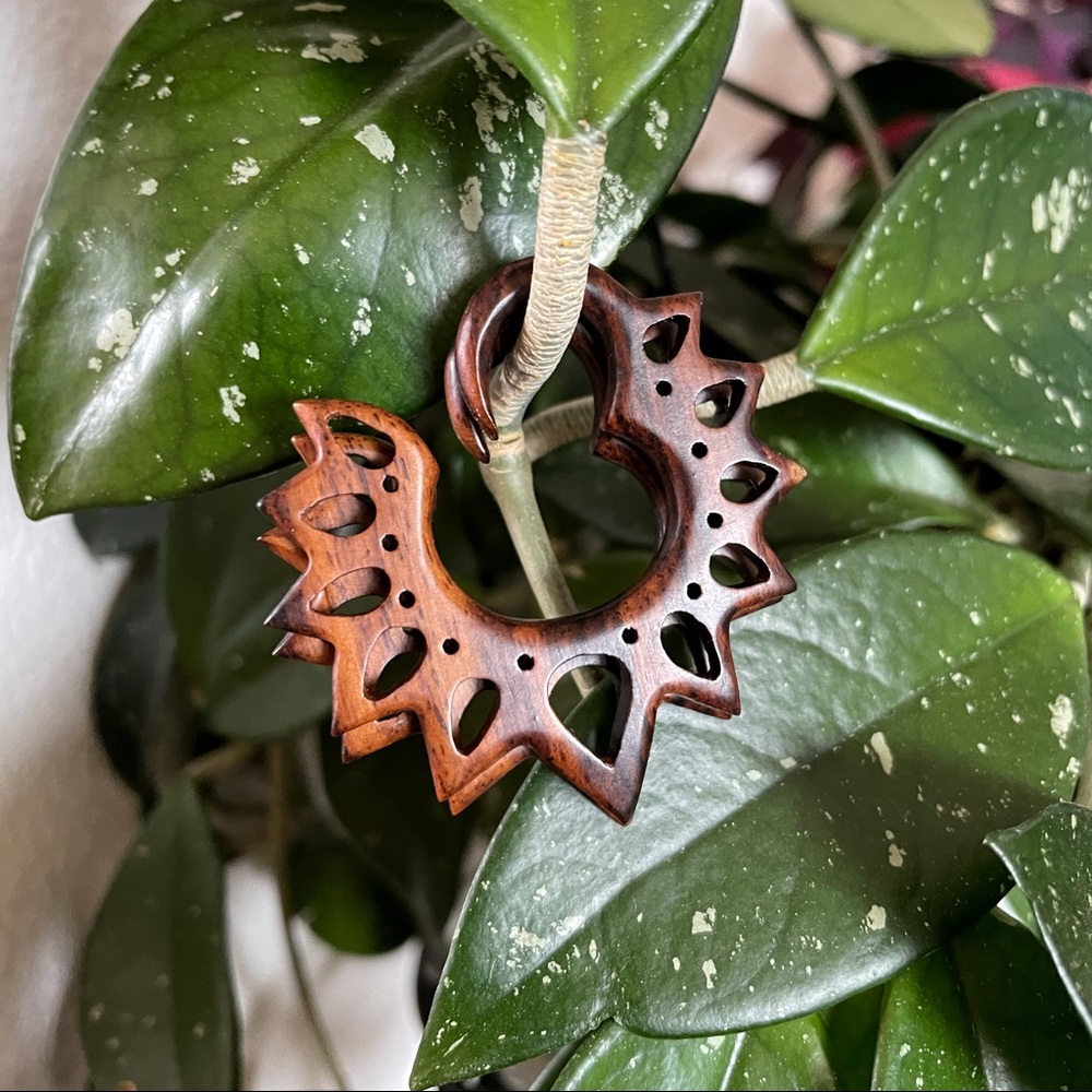 Organic Wood Spiral Dangle Plugs 4 Gauge